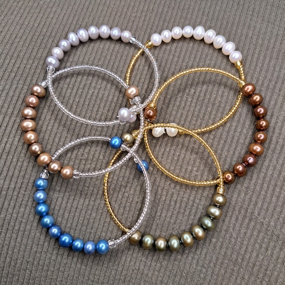 Set of six bracelets ✨️ Stretchy beaded bracelets with faux freshwater pearls - Picture 5 of 7